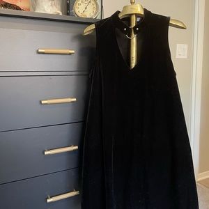 Black velvet dress with neck ring